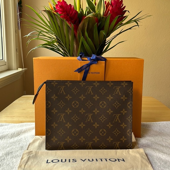 🛵 LOUIS VUITTON TOILETRY POUCH 26 🛵 - Picture 4 of 15